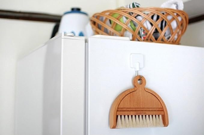 handcrafted table dustpan and brush by Iris Hantverk