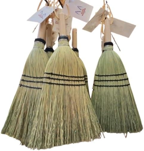 Deluxe Whisk Broom - Authentic Amish Corn Straw Hand Brush &amp Handle