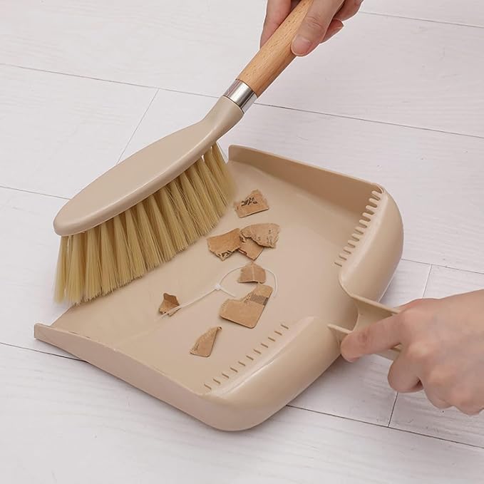 Whisk Broom Hand Held Hand Broom Wooden Handle Drafting Brush and Dustpan Set Bench Suitable for DesktopWorkbench(A)