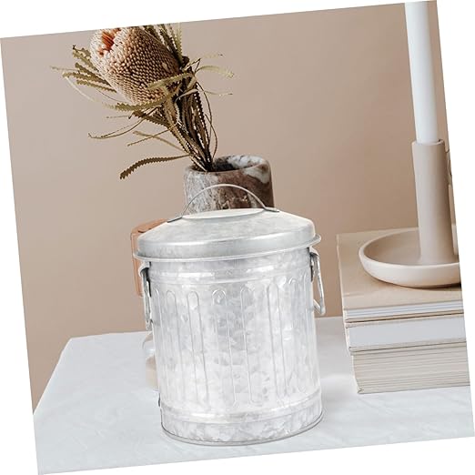 2Pcs Vintage Iron Desk Trash Bin Small Decorative Wastebasket for Office and Home Creative Rubbish Bin Lid Retro Style Pen Holder Compact Size