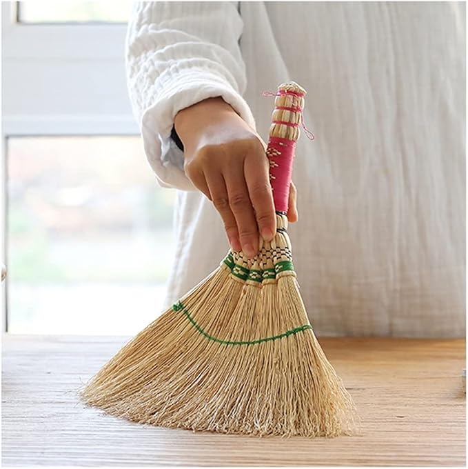 Dust Brushes Anti-Static Dust Brush Multifunctional Cleaning Brush Hand Broom Made of Natural Sorghum Straw Bed Brush Suitable for Home Use Cleaning Brush