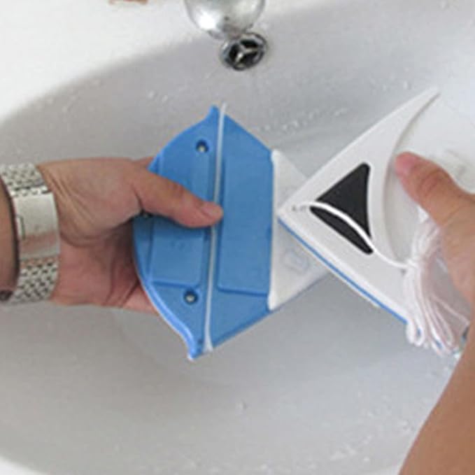 Abs Plastic Single Sided Triangle Shape Magnetic Window Cleaner Blue Strong Magnet for Sliding Doors Shower Screens Mirrors Any Glass Surfaces Super Absorbent Pad and