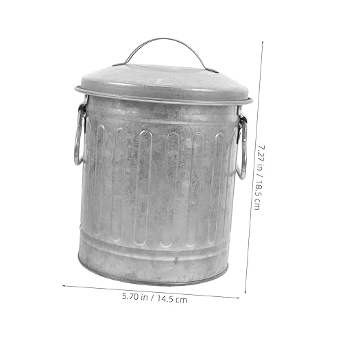 Decorative Iron Desktop Organizer Bucket Vintage American Style Small Trash Can for Office Bedroom and Home Creative Wastebasket Versatile Functionality