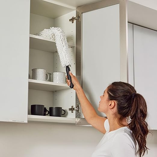 Rubbermaid Commercial Products HYGEN Quick-Connect Flexible Dusting Wand with Microfiber Sleeve White Flexible Dusting for Office/School/Stadium/Lobby/Restaurant