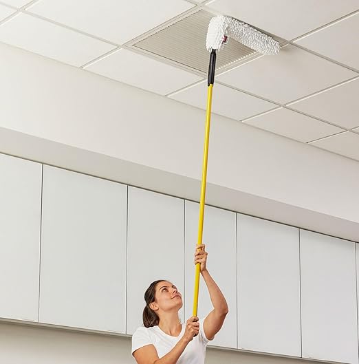 Rubbermaid Commercial Products HYGEN Quick-Connect Flexible Dusting Wand with Microfiber Sleeve White Flexible Dusting for Office/School/Stadium/Lobby/Restaurant