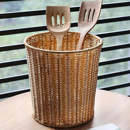 DOITOOL Rattan Round Waste Basket with Plastic Insert&amp Lid Woven Basket Trash Can Storage Basket for Bedroom Living Room Bathroom Kitchen and Laundry 11 x 9. x 7. 86inch