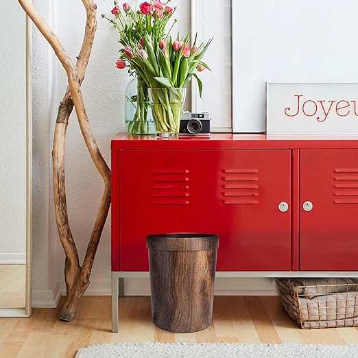 Vintage Style Trash Can 10L Plastic Wastebasket with Wood Grain Texture Bedroom and Living Room Garbage Bin Home Office Trash Container with 1 Roll
