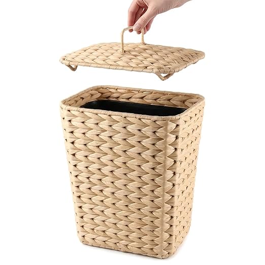 2.6 Gallon Wicker Trash Can with Lid Handwoven Water Hyacinth Wastebasket with Removable Plastic Inner Bin Small Decorative Rattan Trash Can for Bathroom Bedroom Office Kitchen