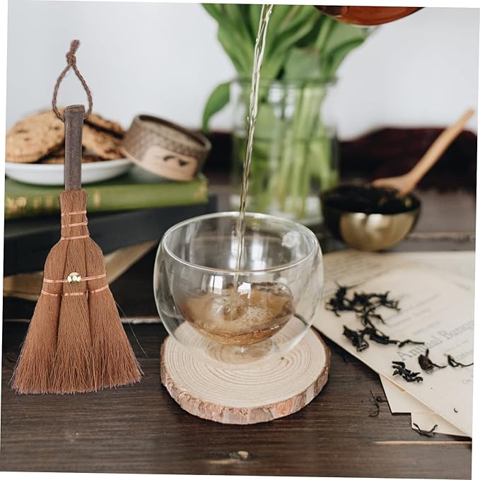 3pcs Mini Palm Broom Compact Natural Cleaning Brush Multi-Functional Desktop Sweeper for Small Spaces Bristles Easy Storage Hanging Design for Garbage Cleaning