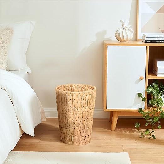 2 Pack Wicker Trash Can Small Bathroom Trash Can 2 Gallon Woven Natural Water Hyacinth Waste Basket for Bedroom Boho Garbage Can for Decor Home Kitchen Living Room Office (Round)