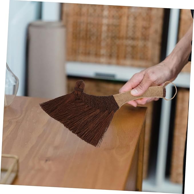 1pc Desk Broom Soft Bristles for Dust Removal Handheld Whisk Broom for Home and Office for Cleaning Desktops Bookshelves and Keyboards Natural Straw Material Portable and