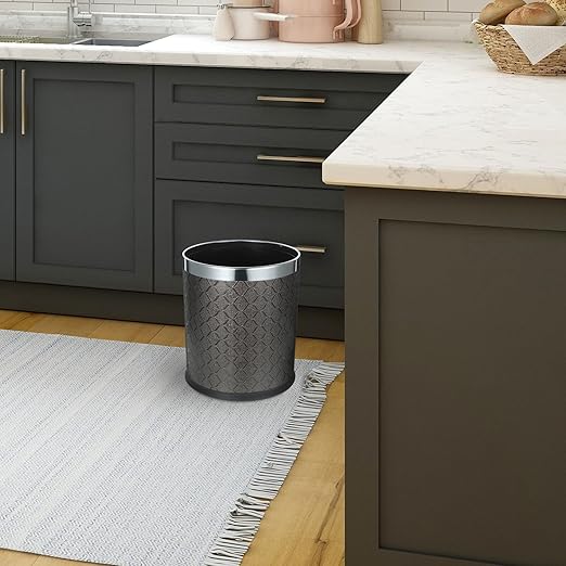 BESPORTBLE Plastic Wastebasket for Bedroom and Bathroom Plastic Trash Can with Large Opening Compact Round Waste Bin for Kitchen Office Home Use Easy to Clean and Stable Design