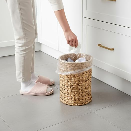 1.5 Gallons Wicker Trash Can with Lid Handle Boho Woven Braided Bathroom Waste Basket Trash Can Large Woven Bin for Office Bedroom Living Room Kitchen (Natural Braided Wicker Round)
