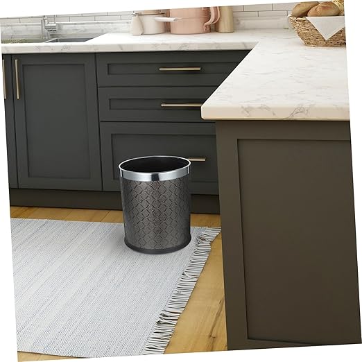 Household Plastic Trash Can Simple Design Wastebasket for Bedroom Bathroom Office Sturdy Structure Easy to Use Versatile Garbage Container for Home Decor