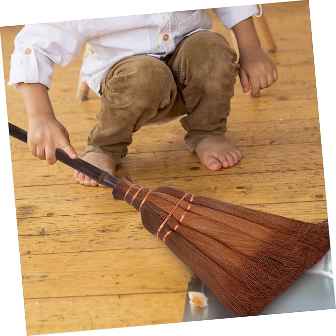 ERINGOGO Boy Girl Palm Broom Compact Cleaning Tool for Home Use Lightweight Design for Easy Grip Sweeping for Indoor Outdoor Spaces