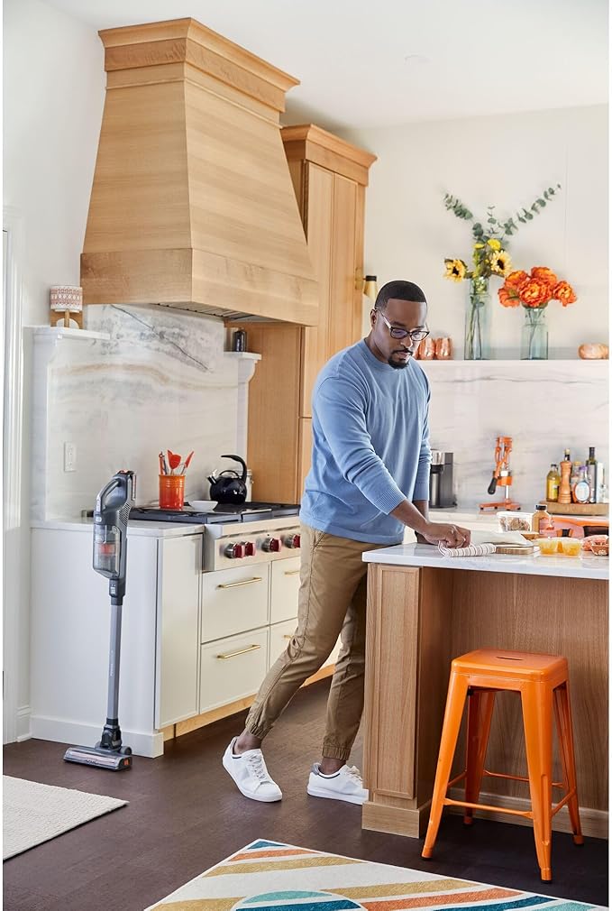 BLACK+DECKER POWERSERIES 20V MAX Cordless Stick Vacuum Cleaner Household Vacuum Cleaners for Hardwood Floors and Carpet LED Lights Detachable Anti-Tangle Lightweight Bagless (BHFEA18D1)