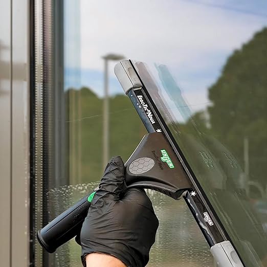 Unger Commercial ErgoTec Advanced Window Cleaning Ninja Kit 4-in-1 – Squeegee Scrubber Tool Holder Microfiber Cloth – Professional Indoor/Outdoor Window Cleaning Equipment WNK12