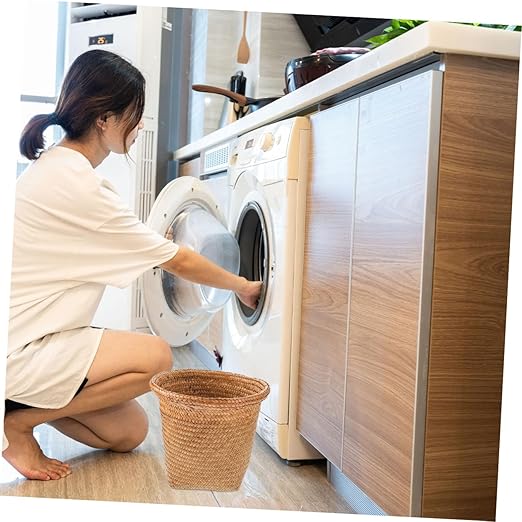 Healifty Straw Woven Wastebasket Medium Handwoven Household Waste Can for Office Bedroom Bathroom Home Rustproof Rubbish Container with Neat Edges for Easy Waste Paper Disposal Random Color