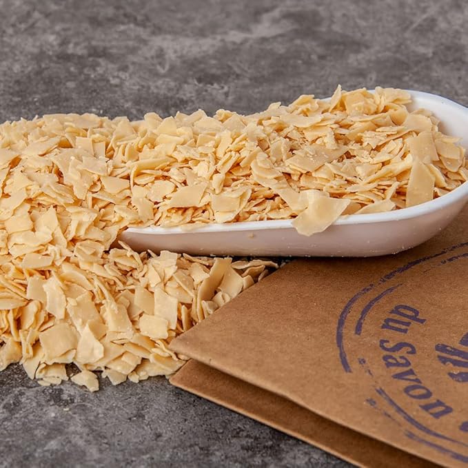 Maison du Savon de Marseille - Natural Laundry Soap Flakes with Vegetable Oil - Vegan Friendly - Multipurpose - 2kg