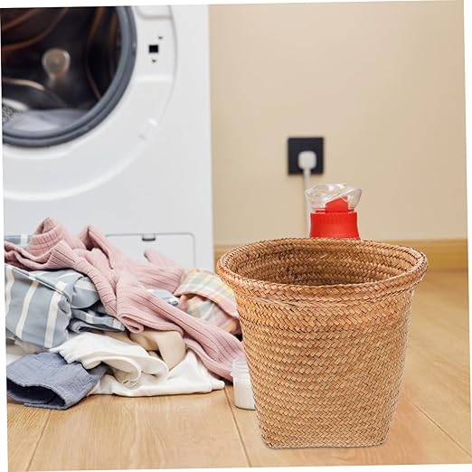 Healifty Hand Woven Straw Wastebasket Medium Rustproof Household Waste Can for Living Bedroom Office Open Top Rubbish Container with Stable Frame and Smooth Edges Random Color