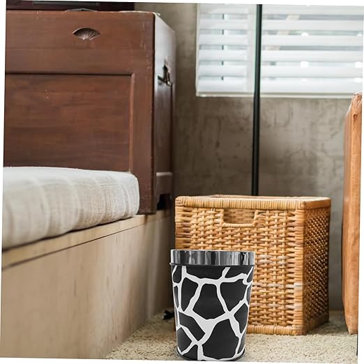 Stylish Retro Kitchen Wastebasket Small Bedroom Trash Can Office Bin for Household Compact No Lid Garbage Container for Living and Hotel Use