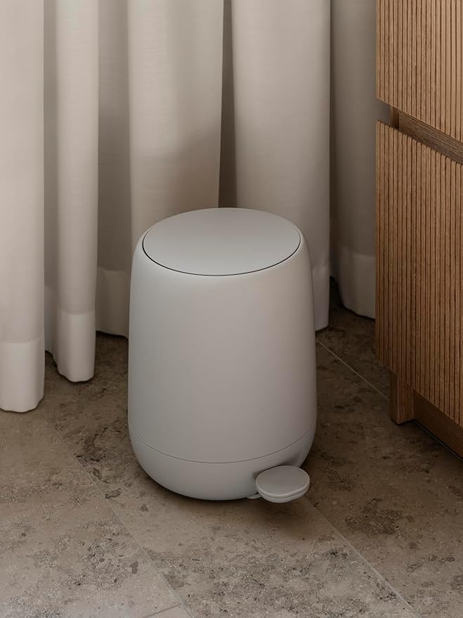 Blomus Sono Cosmetic bin with Soft-Close 3 L Pedal bin in Beige with Pedal Moonbeam Colour Bathroom Waste bin Made of Plastic and Silicone Removable Inner bin Diameter 20 x 25 cm