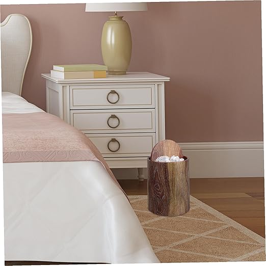 Swing Lid Garbage Can with Vintage Artificial Wood Grain Plastic Trash Bin for Bathroom Bedroom Office Easy-Clean Wastebasket for Efficient Waste Disposal