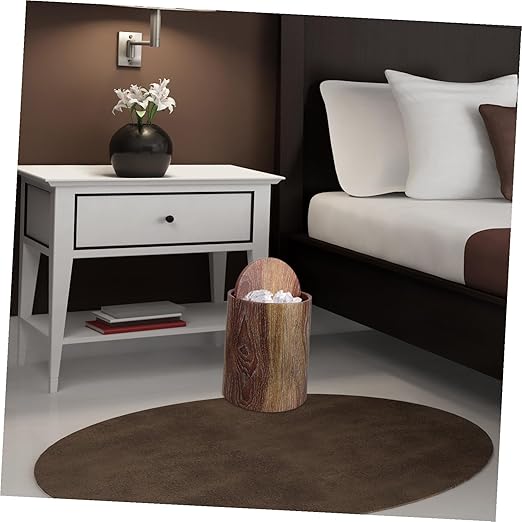 Swing Lid Garbage Can with Vintage Artificial Wood Grain Plastic Trash Bin for Bathroom Bedroom Office Easy-Clean Wastebasket for Efficient Waste Disposal