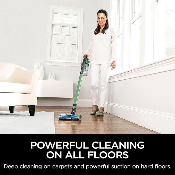 Shark Pet Cordless PowerFins Stick Vacuum Self-Cleaning (Open Box)
