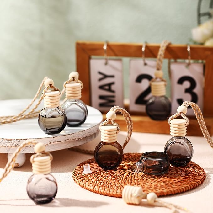 BBTO 100 Pcs Car Air Fresheners Diffuser with Wooden Cap Empty Aromatherapy Diffuser Clear Car Fragrance Holder Pendant Hanging Perfume Fresheners Bottles for Decor (BlackRound)