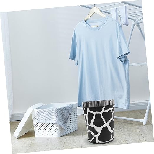 Stylish Retro Kitchen Wastebasket Small Bedroom Trash Can Office Bin for Household Compact No Lid Garbage Container for Living and Hotel Use