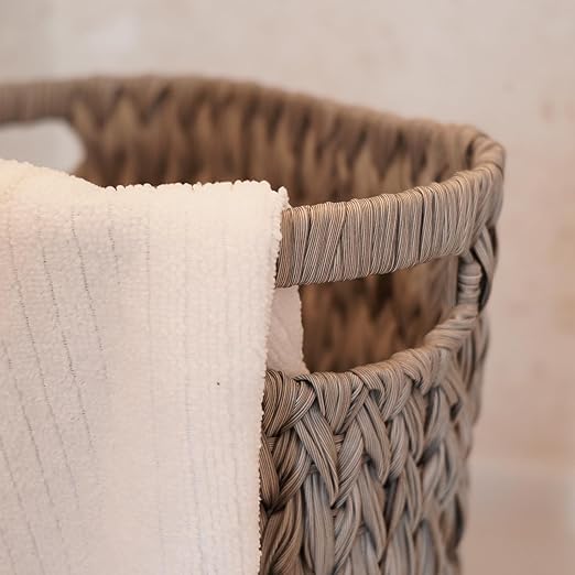 PINXIURY Wicker Trash CanWatse Basket Woven Bathroom Trash Can with Handles Waste Paper Basket Trash Cans for BedroomDecorative Boho Trash Can 19 Liters/5 Gallons