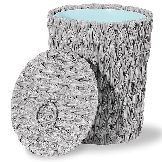 Plastic Wicker Trash Can with Lid - 2.6 Gallon Small Garbage Can with Removable Liner Bucket for Bedroom Bathroom Living Room - Boho Hand Woven Waste Basket for Home Office Grey