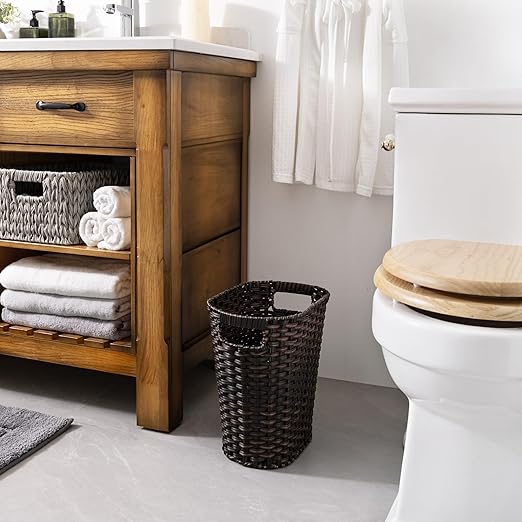 GRANNY SAYS Wicker Trash Can Bathroom Trash Can with Handles Wicker Waste Basket for Bathroom Waste Basket for Bedroom Decorative Wicker Wastebasket 19 Liters/5 Gallons 1-Pack Dark Brown