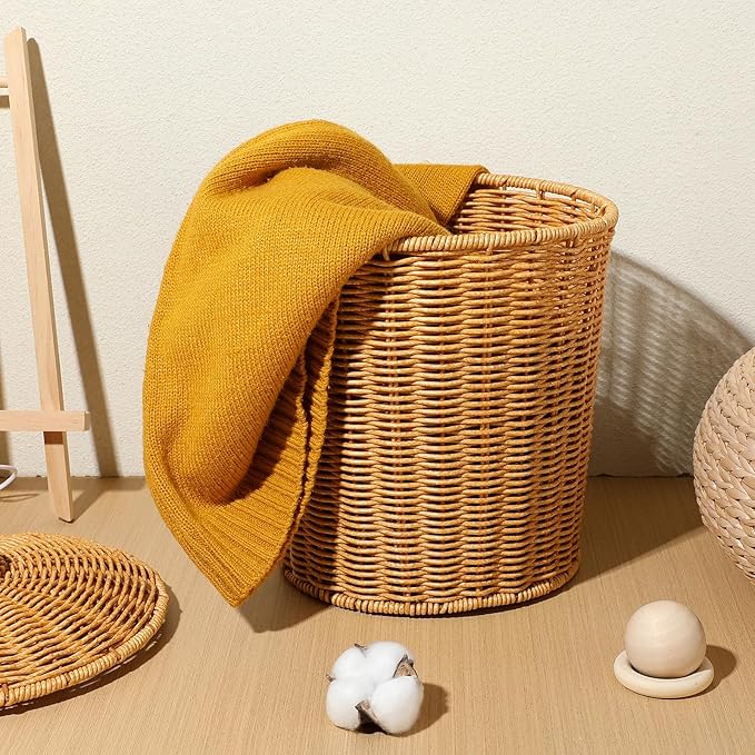 Rattan Waste Basket Wicker Trash Can with Lid Round Trash Bin Woven Storage Basket Clothes Container Laundry Hamper for Bedroom Living Room Bathroom Chocolate