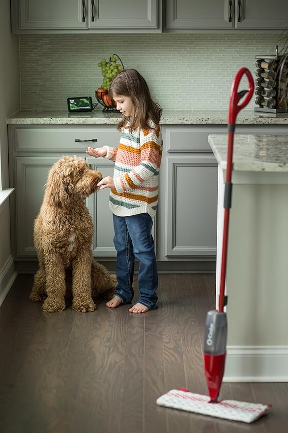 O-Cedar ProMist MAX Spray Mop PMM with 3 Extra Refills Red
