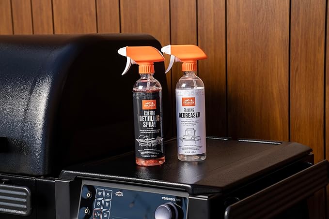 Traeger Grills Deep Cleaning Kit - Exterior Detailing Spray (16oz) Foaming Degreaser (16oz) Grill Scraper &amp Pad Microfiber Towels Nitrile Gloves - Tools for Cleaning Grill Smoker Oven Gridd