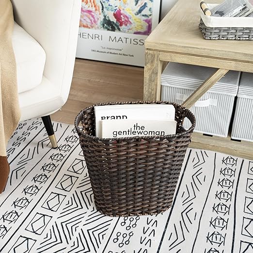 GRANNY SAYS Wicker Trash Can Bathroom Trash Can with Handles Wicker Waste Basket for Bathroom Waste Basket for Bedroom Decorative Wicker Wastebasket 19 Liters/5 Gallons 1-Pack Dark Brown